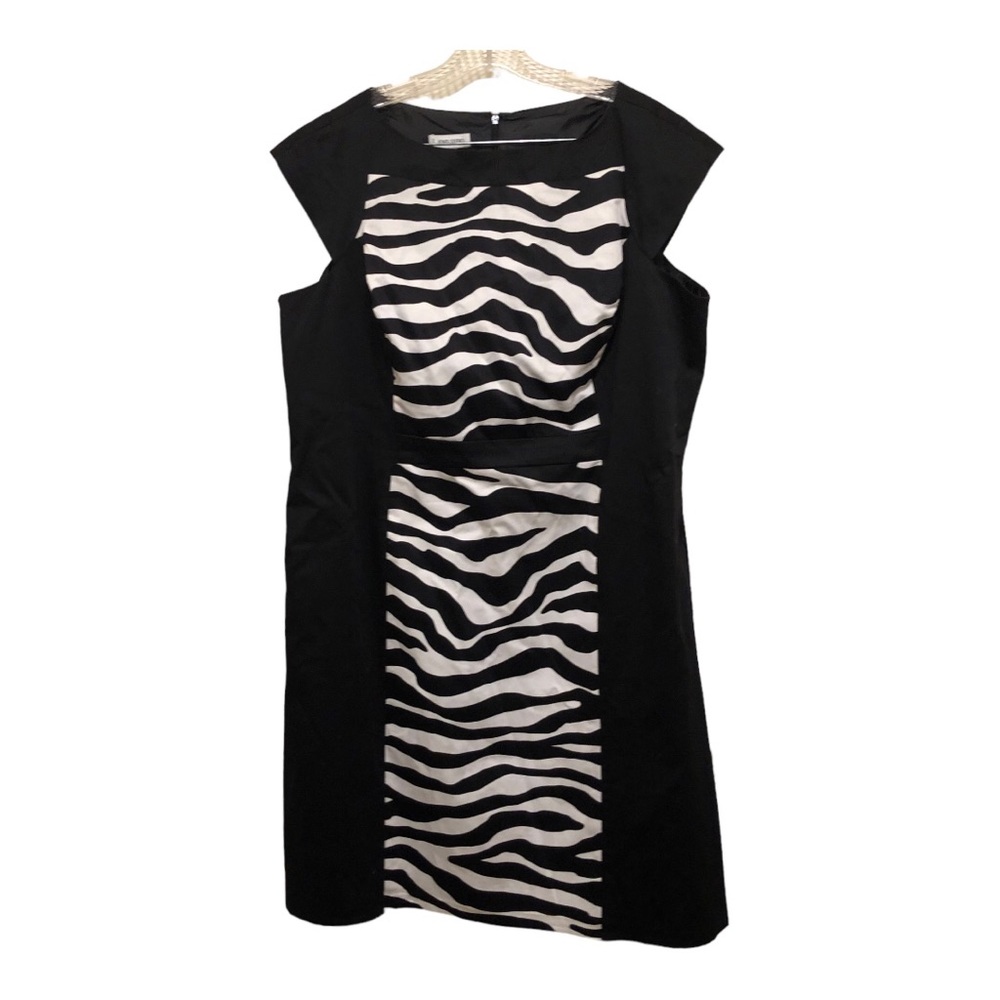 Jones Studio Cap Sleeve Sheath Dress with Black/White Panel W Size 18 W Black